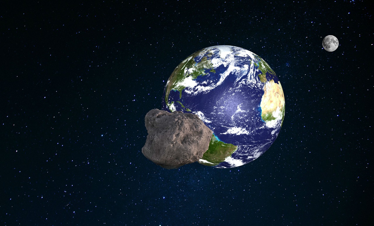 Un asteroide podría impactar contra la Tierra este lunes. Pixabay