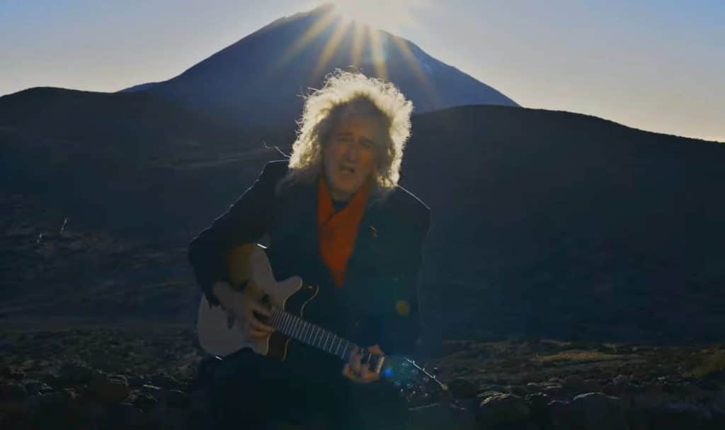 Brian May lanza el nuevo vídeo de Otro Lugar, grabado en Tenerife y El Hierro