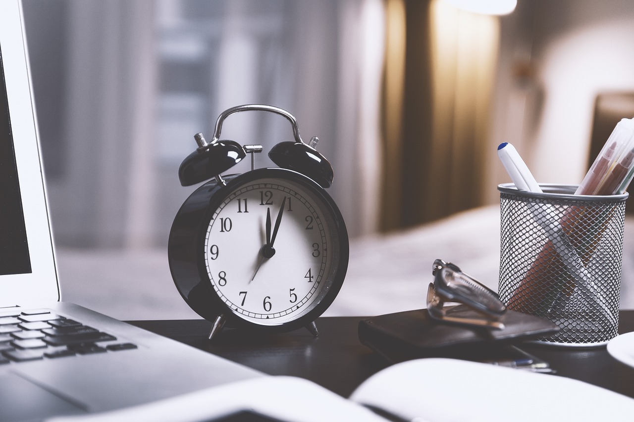 ¿Cuándo es el cambio de hora en España? ¿Se adelantan o se atrasan los relojes?