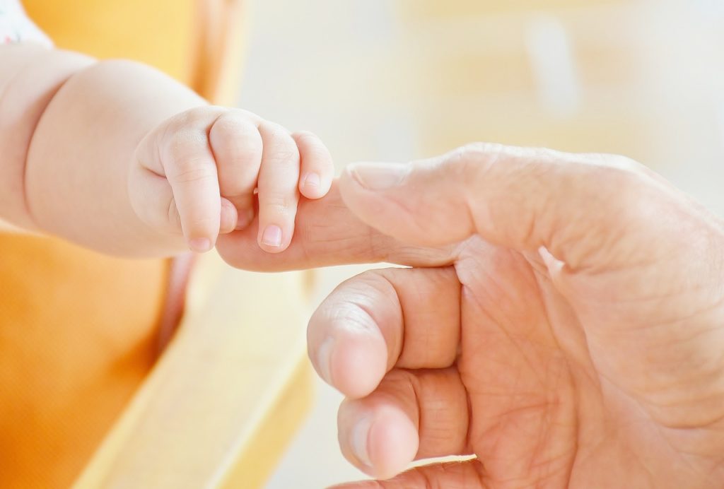Cada vez menos niños en Canarias: los nacimientos han descendido un 14,9 % desde 2019
