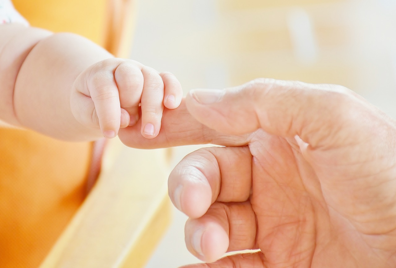 Cada vez menos niños en Canarias: los nacimientos han descendido un 14,9 % desde 2019