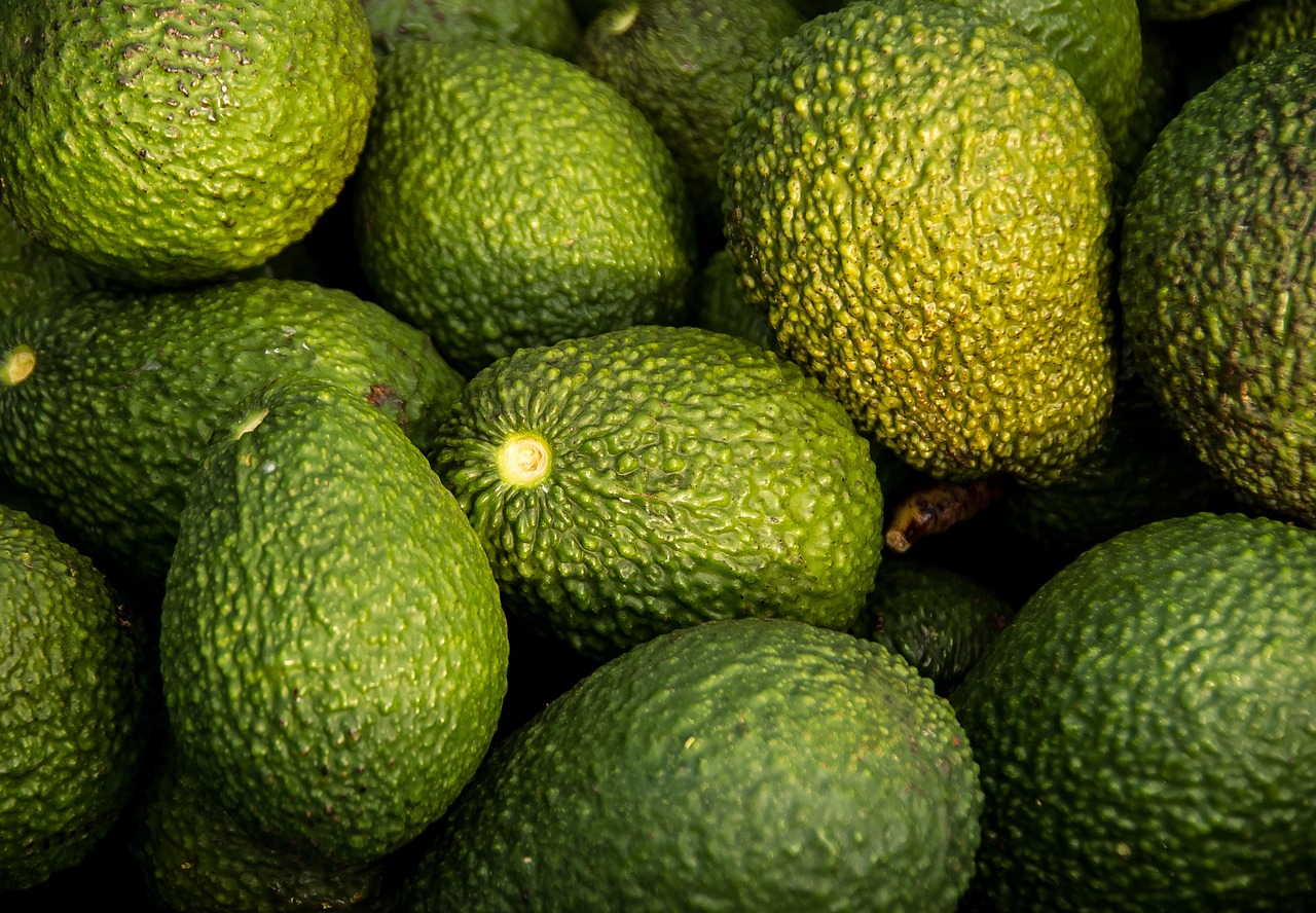 Regalan bolsas de aguacates en Tenerife: "Para todo el que las quiera"