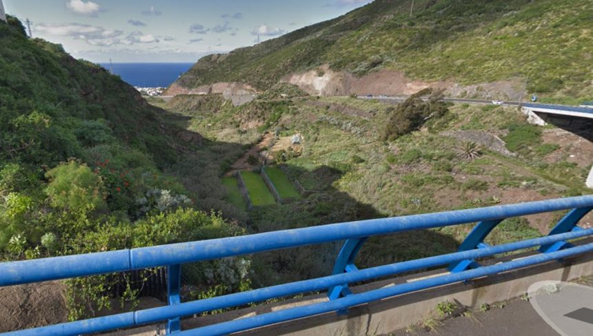 Se precipita al vacío desde un puente en Tenerife