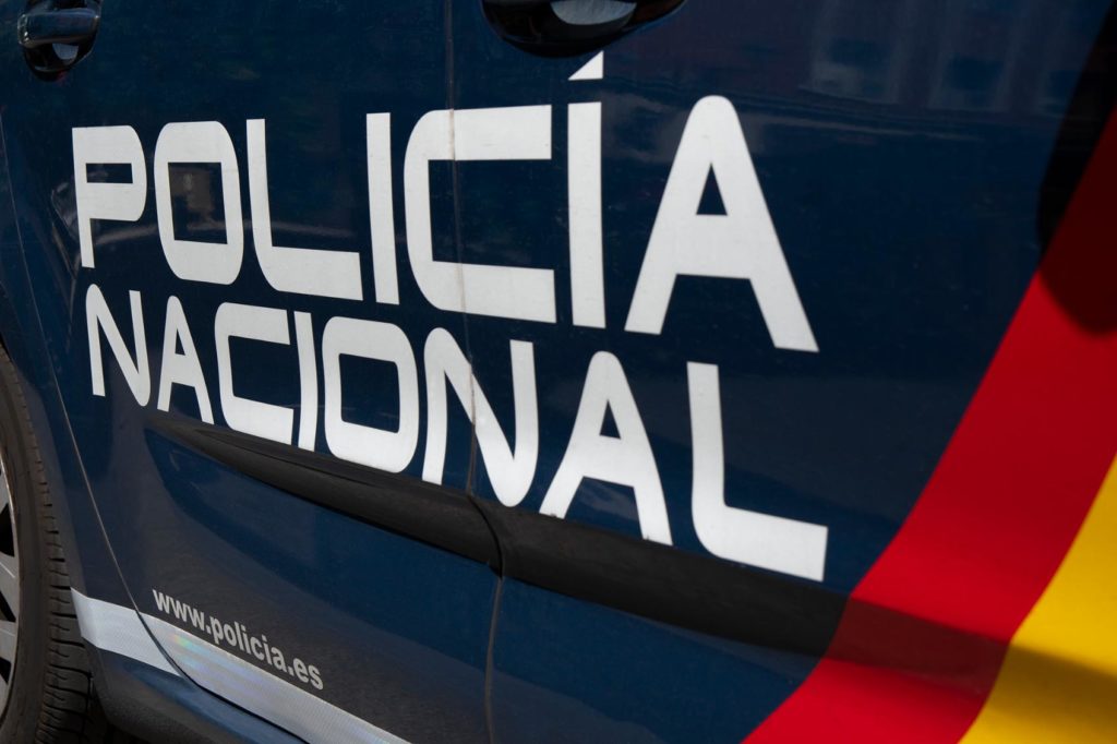 policía