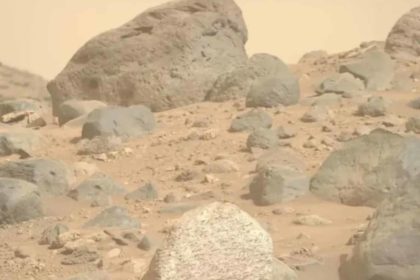 Roca encontrada en Marte por científicos