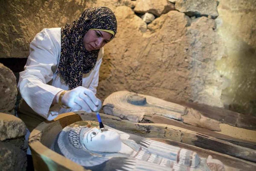 arqueólogos pirámides Egipto