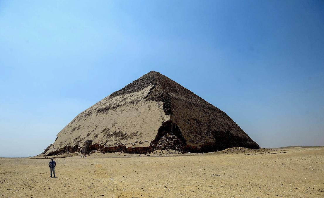 arqueólogos pirámides de Egipto