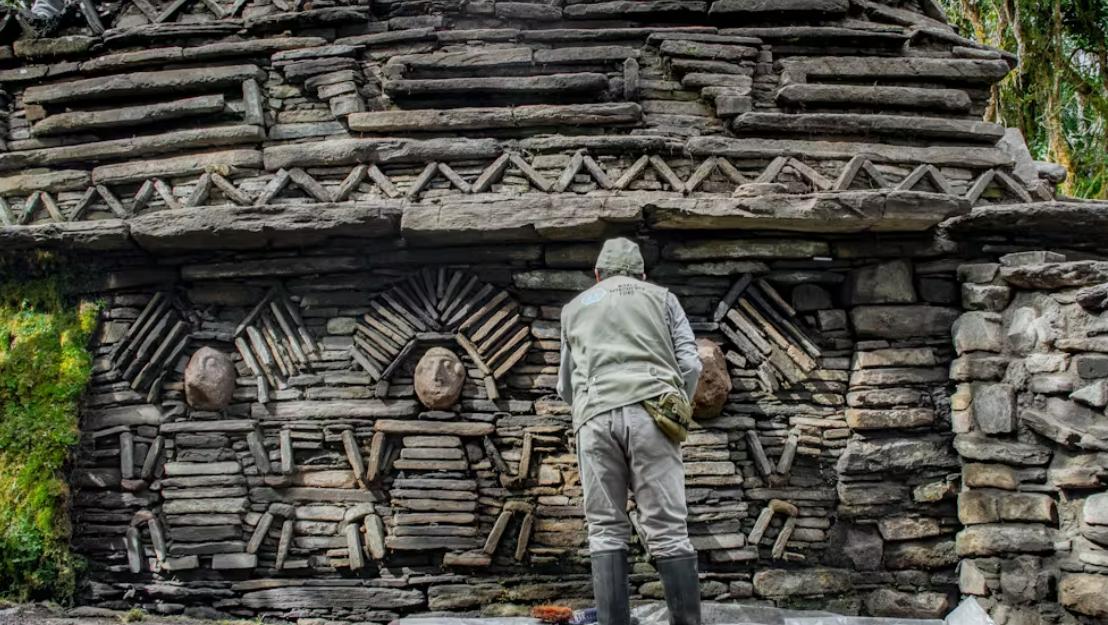 Estructuras descubiertas por los arqueólogos e investigadores en la selva