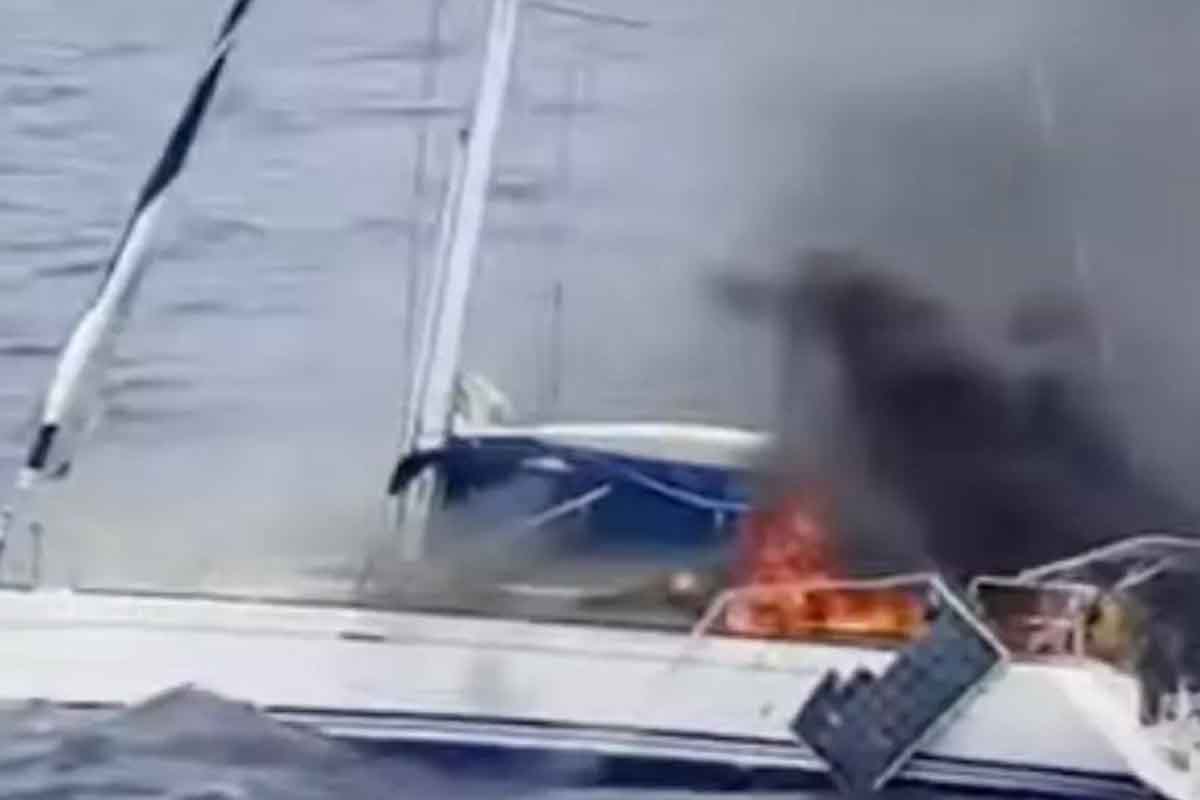 Velero incendio Canarias