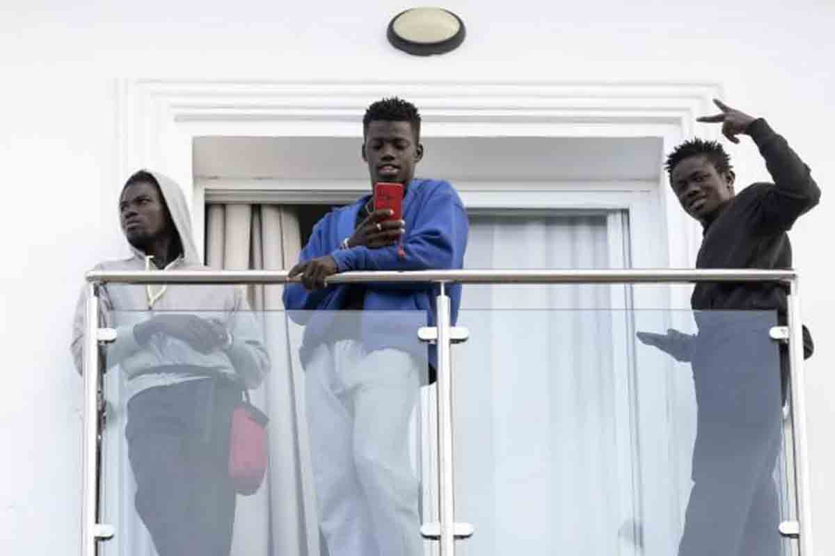 Migrantes alojados en hoteles en Canarias