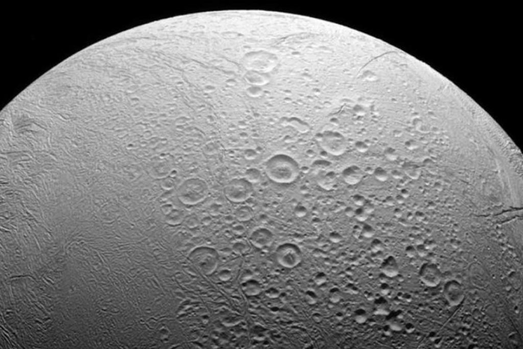 Luna de Saturno científicos NASA