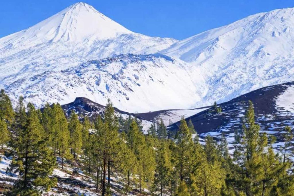 El Teide nevado en Tenerife - CER