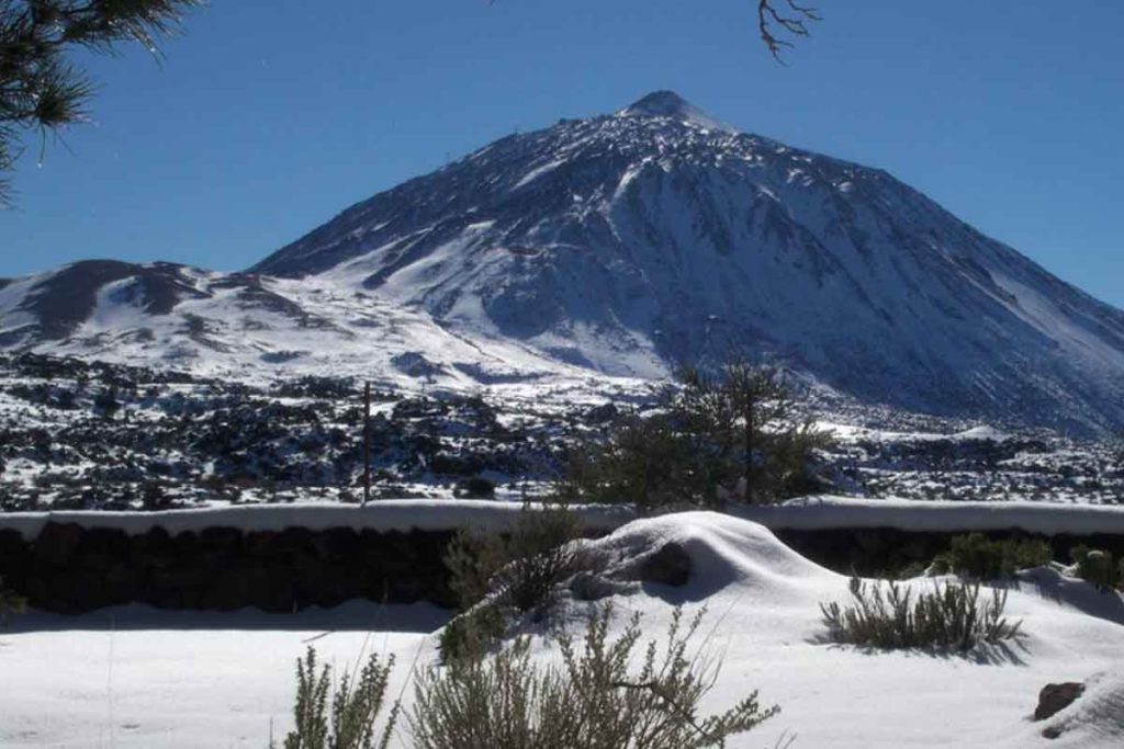 El Teide nevado en Tenerife - Archivo CER