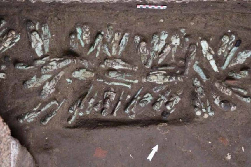 Estatuillas descubiertas por los arqueólogos en Egipto - EGIPT