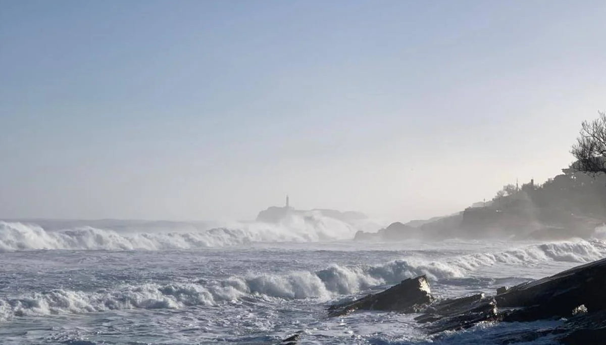 Temporal de viento y oleaje en el litoral de Canarias
