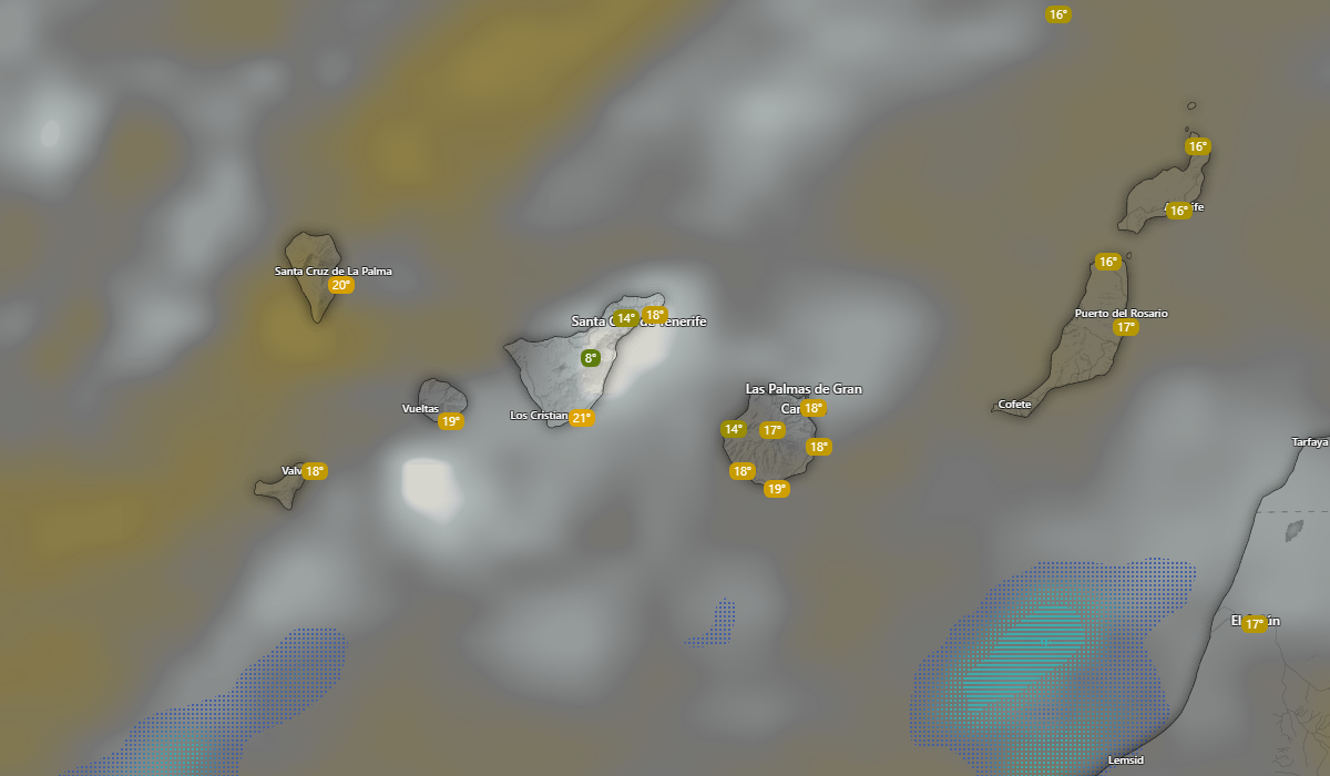 Imagen panorámica de Canarias con cielo parcialmente nuboso, presencia de calima disipándose y viento visible en zonas costeras y montañosas según previsión de la AEMET en Canarias