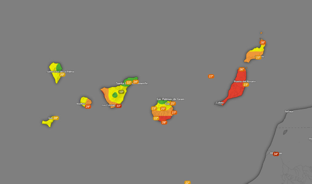 Cielo con calima sobre Canarias durante la ola de calor prevista por la AEMET para el sábado con temperaturas que podrían alcanzar los 34 grados en el interior de varias islas del archipiélago