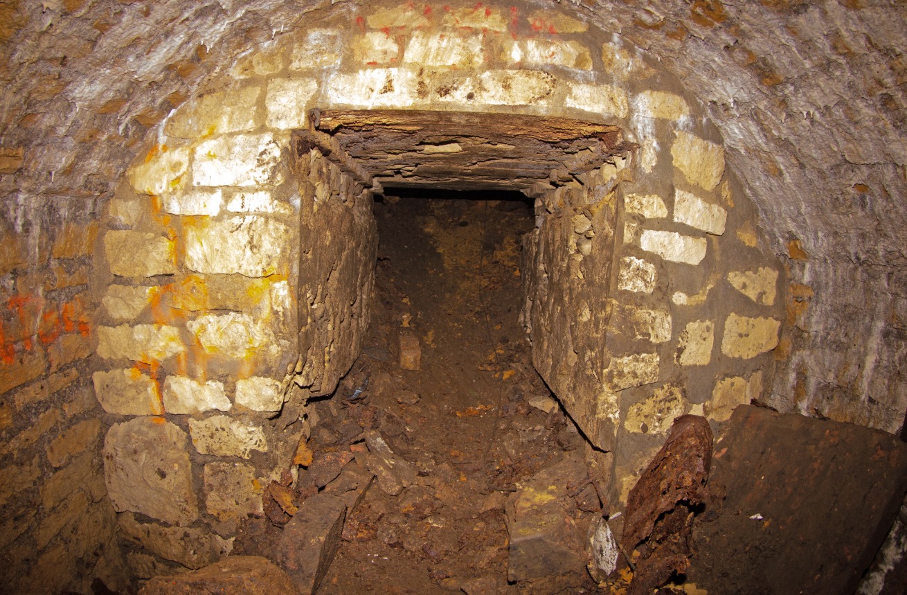 Lo que ha encontrado bajo un bosque de Polonia deja a los arqueólogos sin habla: una ciudad medieval entera desaparecida hace 700 años - Arqueólogos