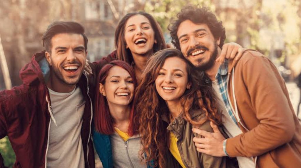 Descubre nuevas opciones de chat de vídeo en aplicación móvil para conectar con personas durante fines de semana