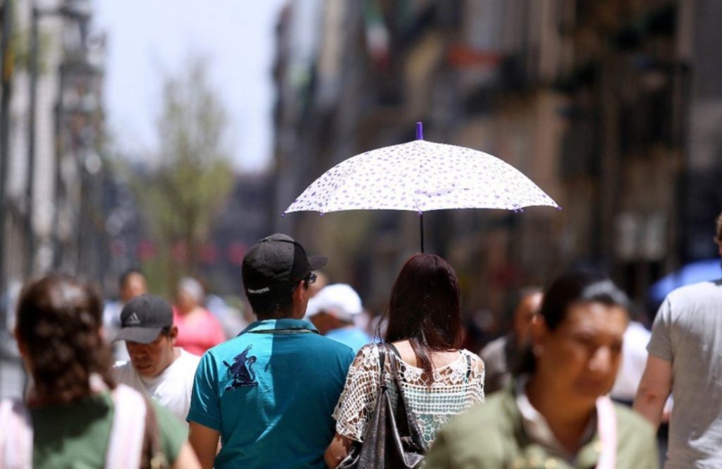 Canarias experimenta noches ecuatoriales con temperaturas mínimas de 25-27 grados que impiden el descanso nocturno en las islas